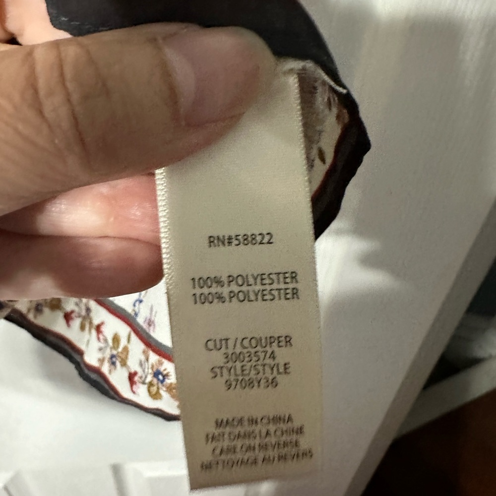 Max Studio Floral Print Sleeveless Blouse - Picture 15 of 15